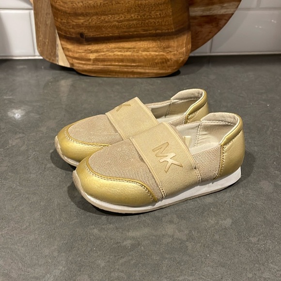 Michael Kors Toddler shoes size 9 gold - Picture 1 of 5